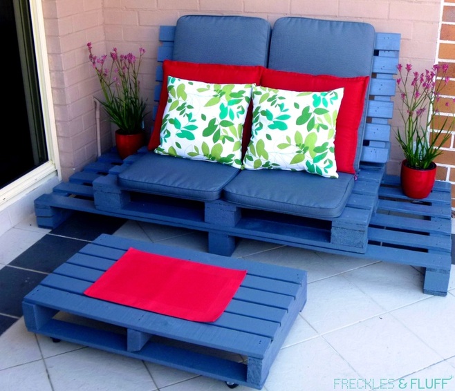 Wooden Pallet Chillout Lounge